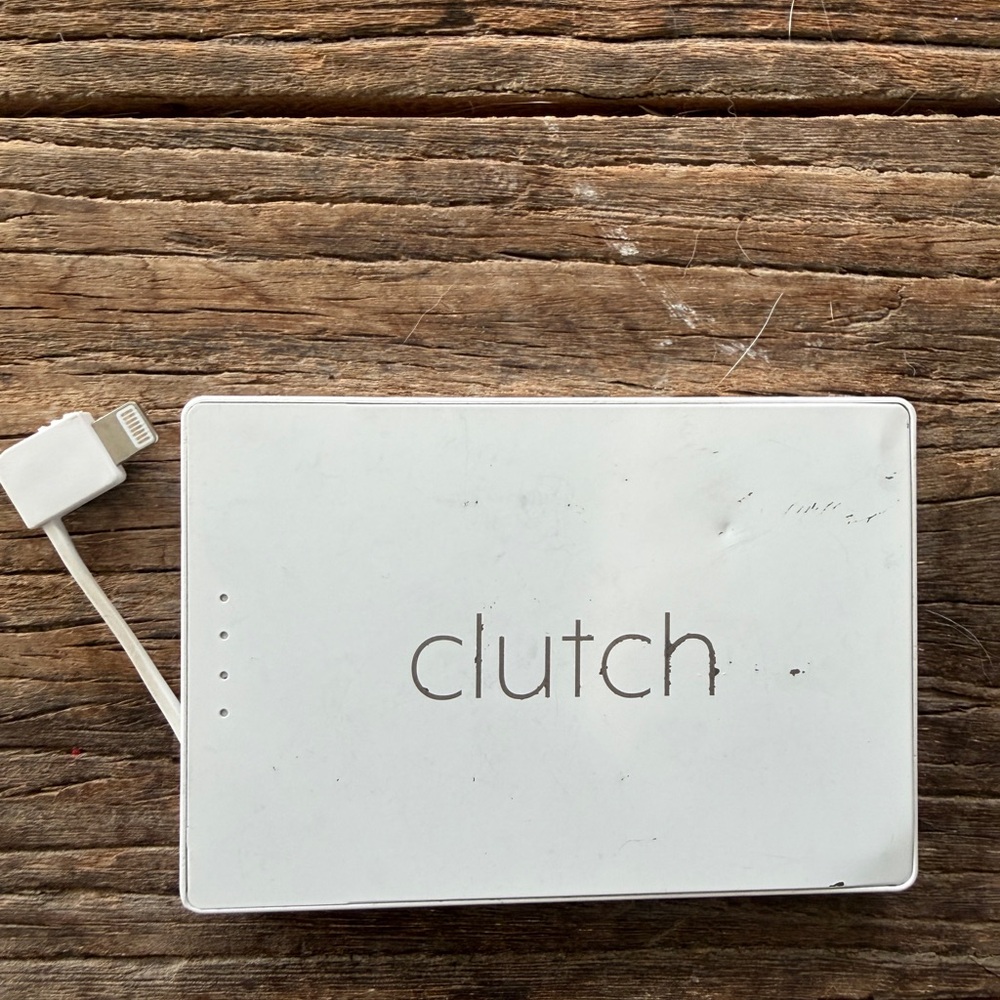 Clutch Pro  Portable Charger for iPhone 14 and earlier - Picture 3 of 6